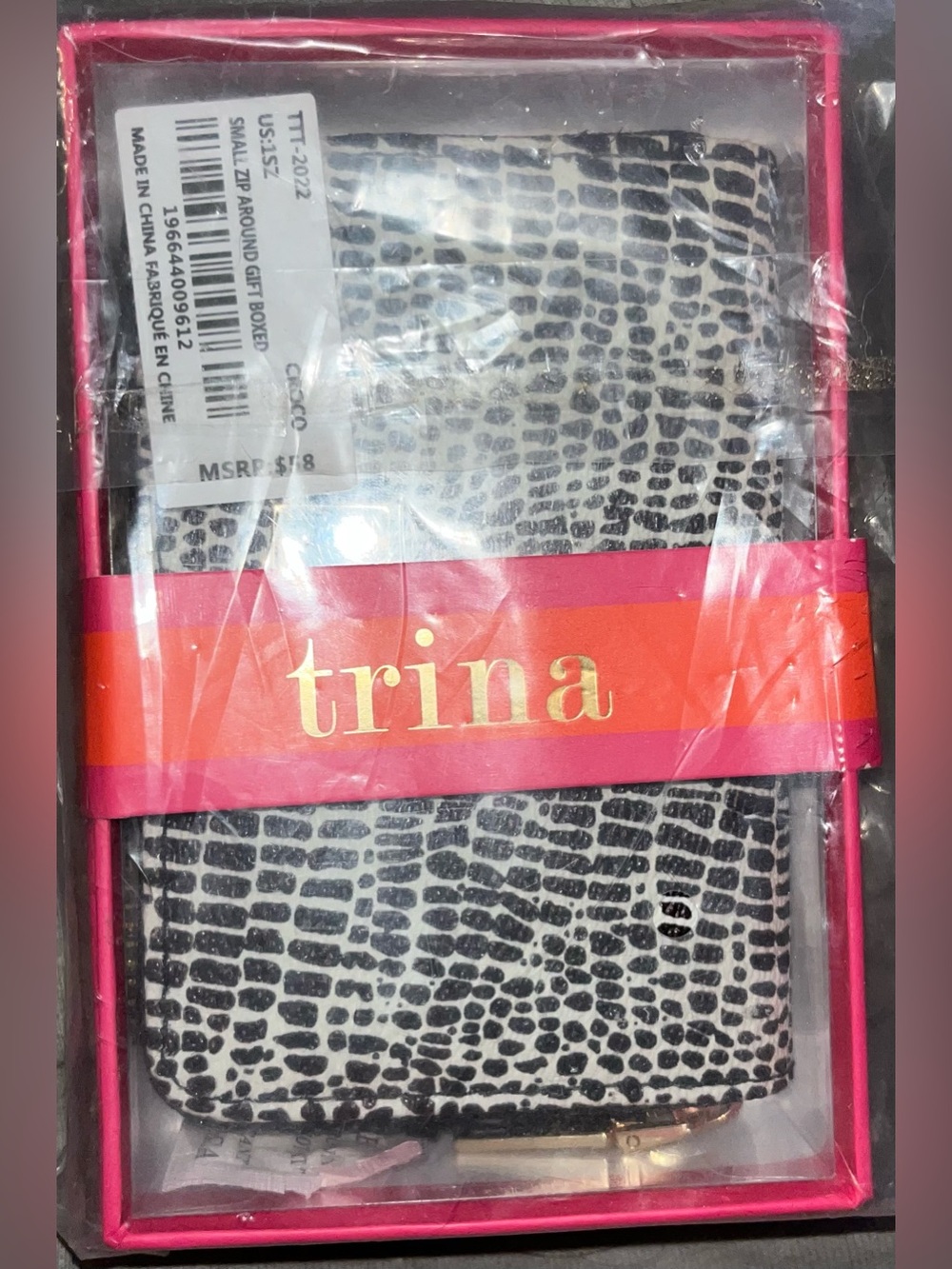 Trina Turk NIB Black and White Textured Wallet - Picture 4 of 4